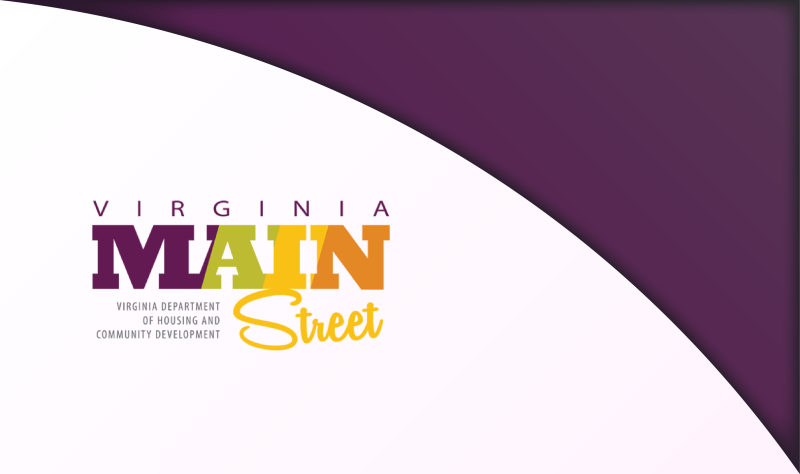 VMS 흰색 바탕에 그려진 보라색 아치 위에 ‘Virginia Main Street, the Virginia Dept. of Housing and Community Development’ 문구가 새겨진 버지니아 메인스트리트 로고.